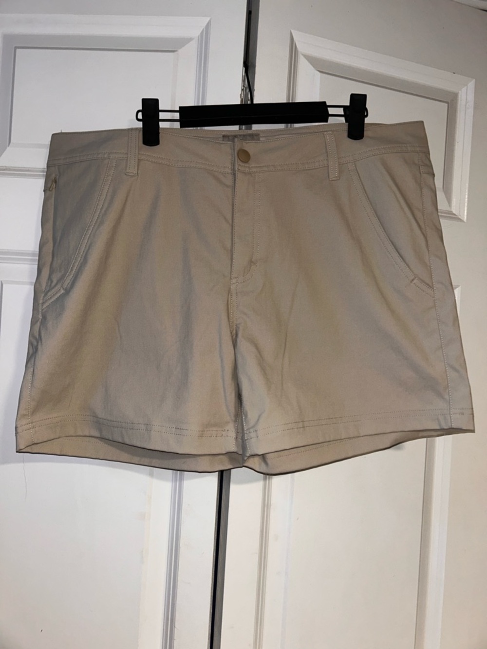 Royal Robbins Women's Khaki Flat-Front Shorts